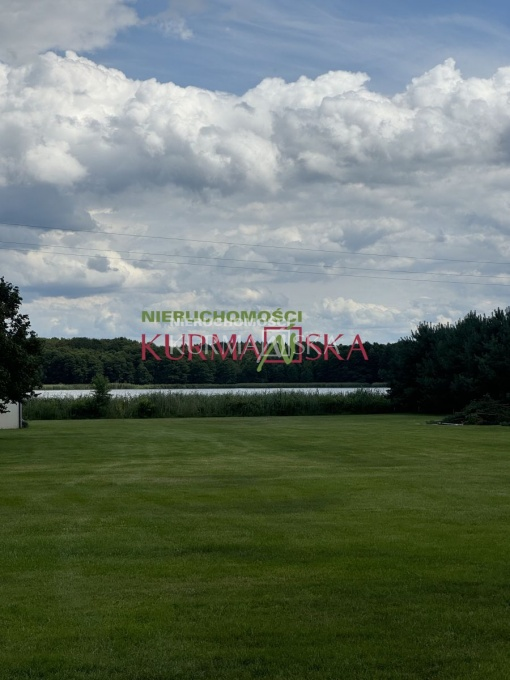 Działka nad jeziorem w Bronkowie