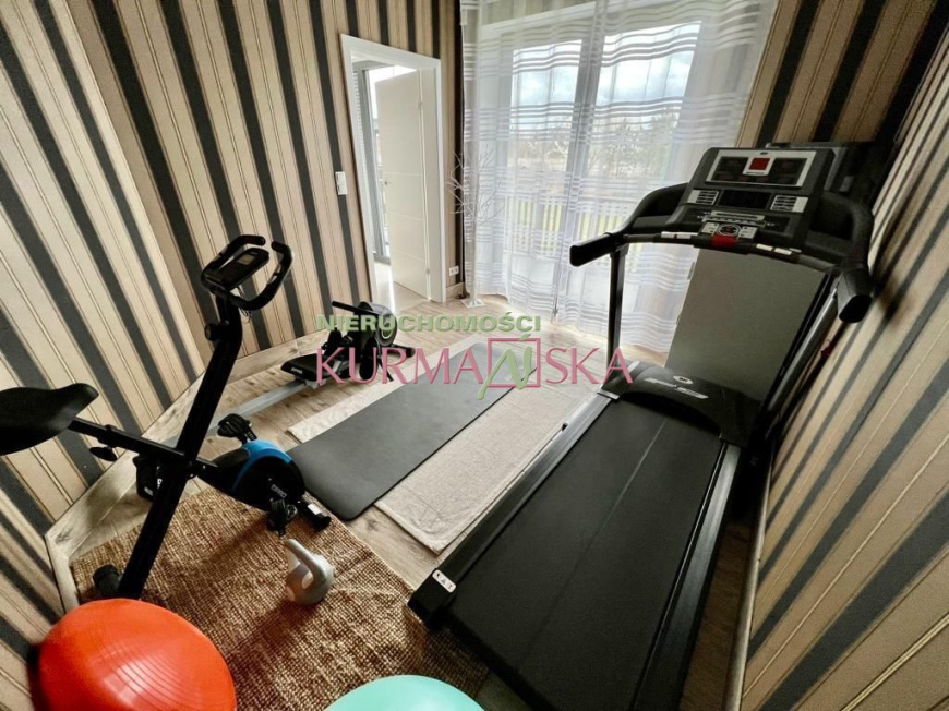 Reprezentacyjny dom w cichej i spokojnej okolicy