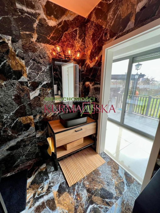 Reprezentacyjny dom w cichej i spokojnej okolicy