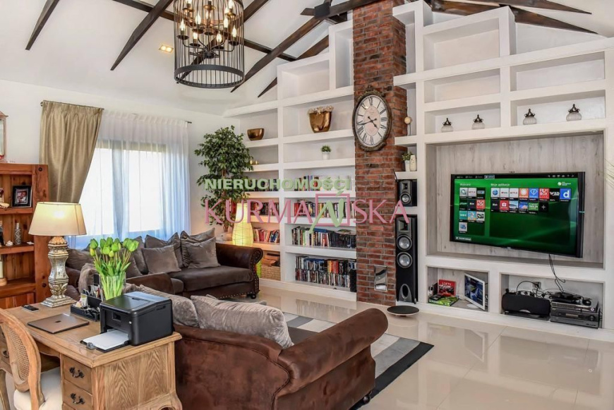 Reprezentacyjny dom w cichej i spokojnej okolicy