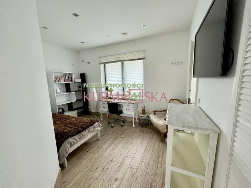 Reprezentacyjny dom w cichej i spokojnej okolicy