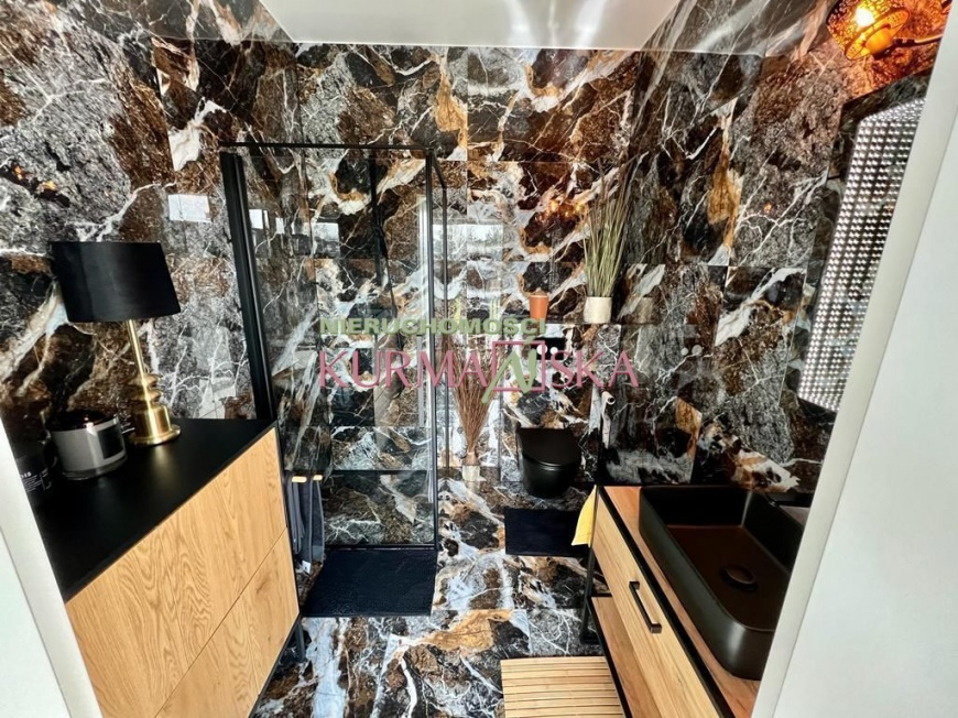 Reprezentacyjny dom w cichej i spokojnej okolicy