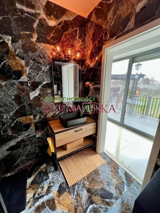 Reprezentacyjny dom w cichej i spokojnej okolicy