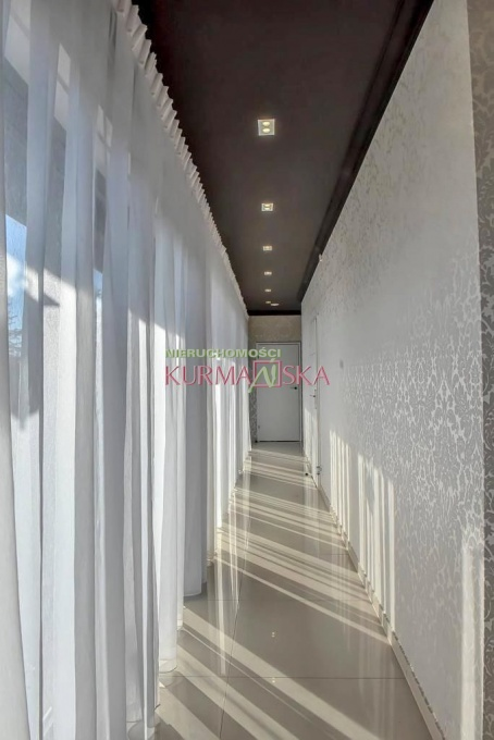 Reprezentacyjny dom w cichej i spokojnej okolicy