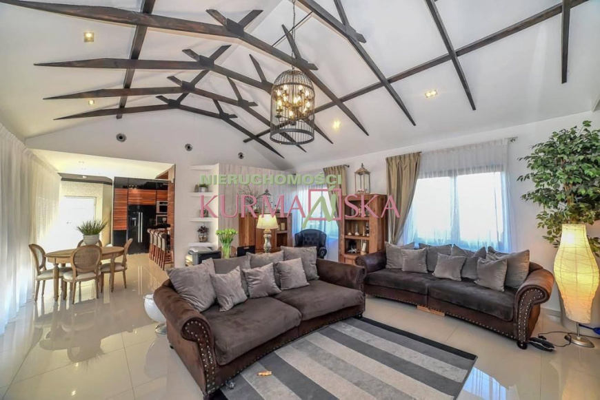 Reprezentacyjny dom w cichej i spokojnej okolicy