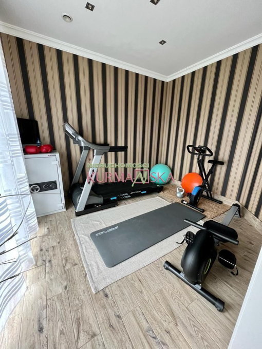 Reprezentacyjny dom w cichej i spokojnej okolicy