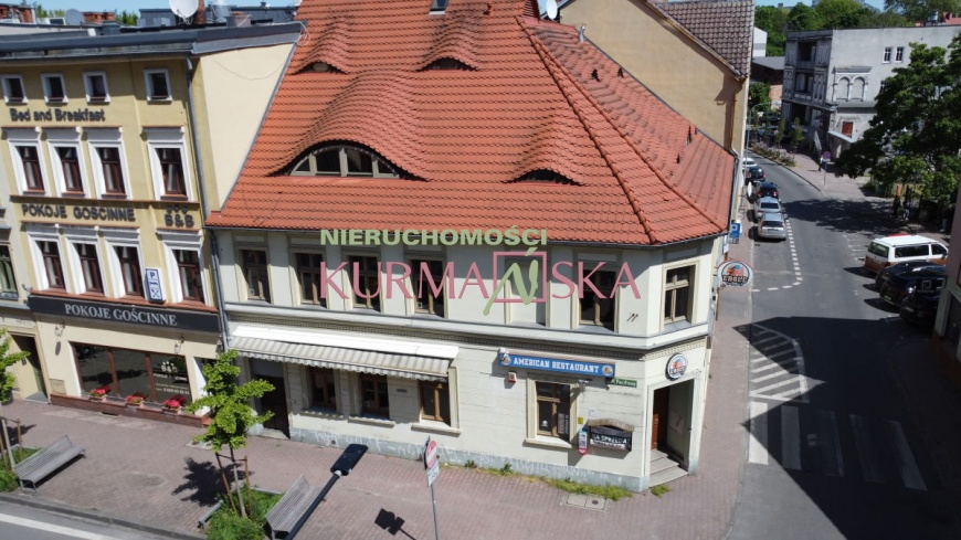 Budynek - restauracja w centrum