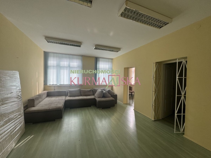 Budynek biurowo - usługowy