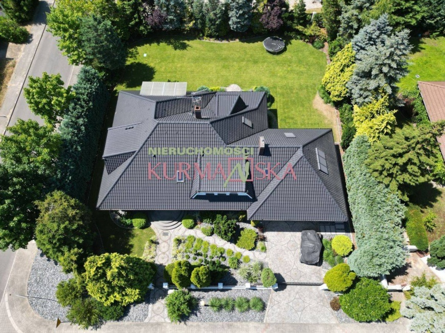 Reprezentacyjny dom Kamieni Szlachetnych.