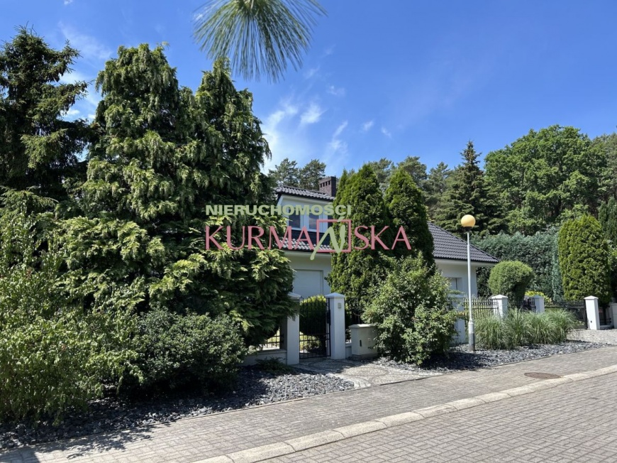 Reprezentacyjny dom Kamieni Szlachetnych.