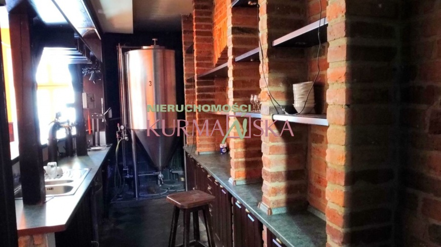 Budynek - restauracja w centrum
