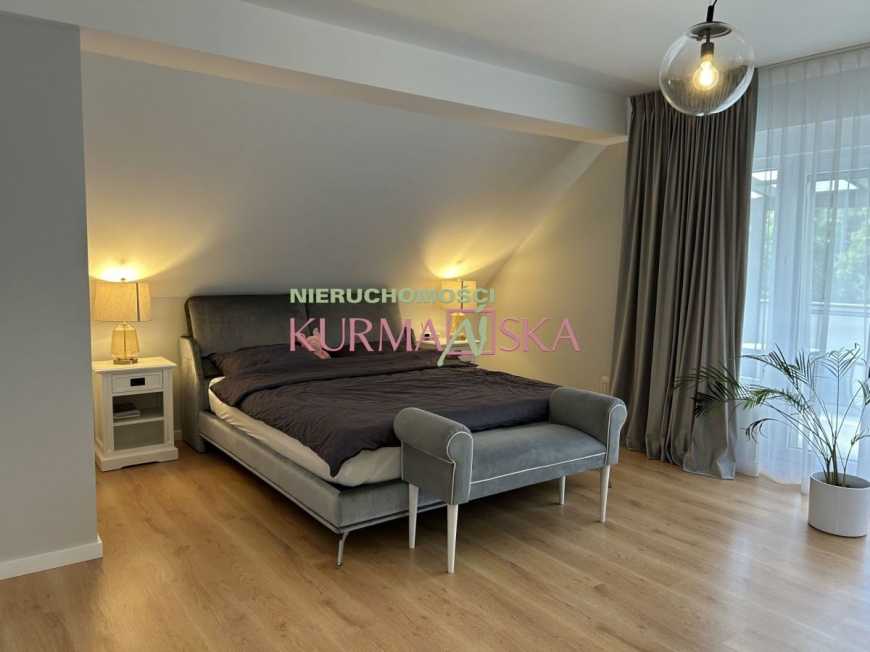 Reprezentacyjny dom Kamieni Szlachetnych.