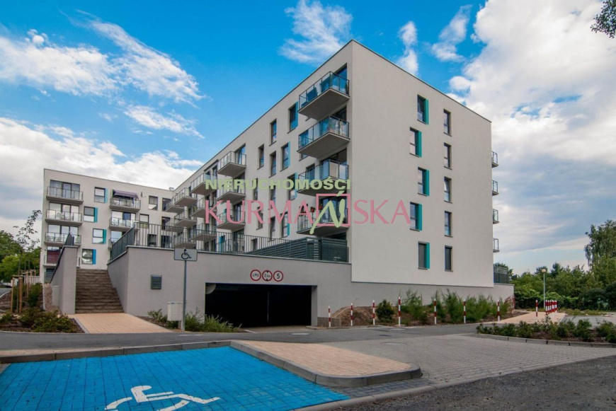 Miejsce Postojowe Emilii Plater 7AB