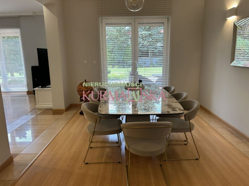 Reprezentacyjny dom Kamieni Szlachetnych.