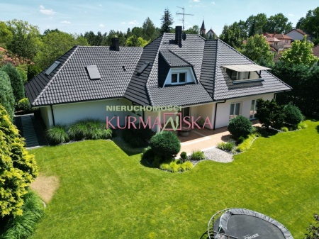 Reprezentacyjny dom Kamieni Szlachetnych.