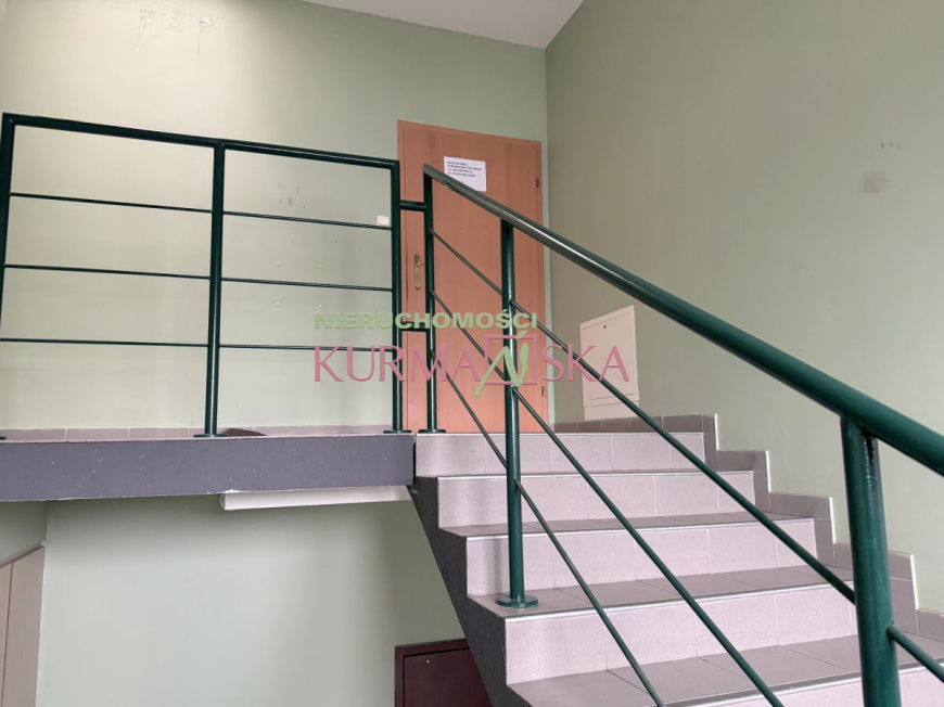 Budynek biurowo - usługowy oraz hala magazynowa