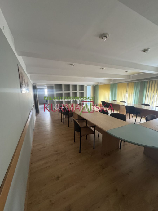 Budynek biurowo - usługowy