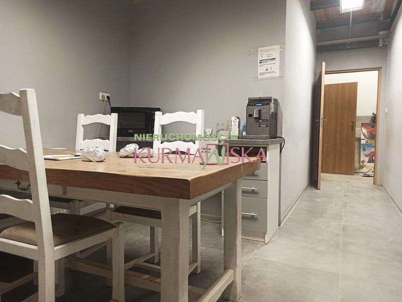 Budynek biurowo - usługowy