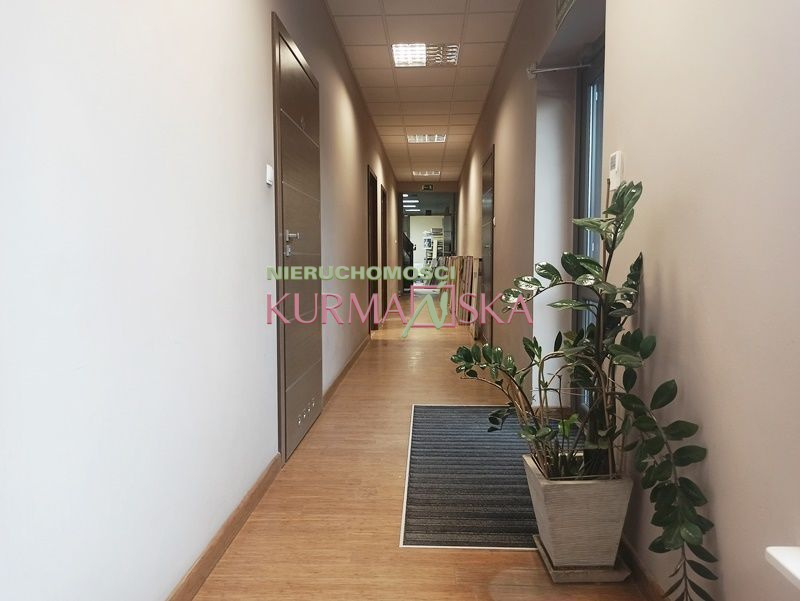 Budynek biurowo - usługowy