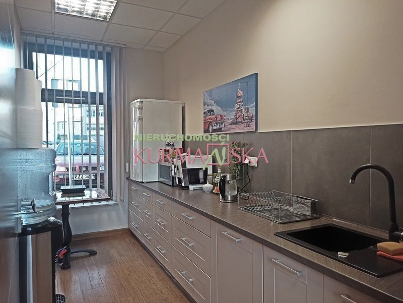 Budynek biurowo - usługowy