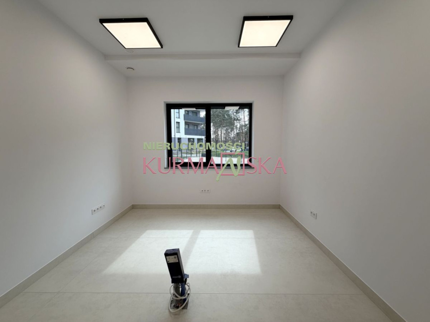 Obiekt usługowy-klinika