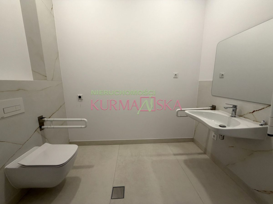 Obiekt usługowy-klinika