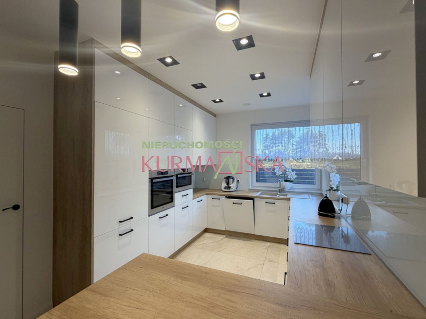 Nowy, parterowy dom w Płotach