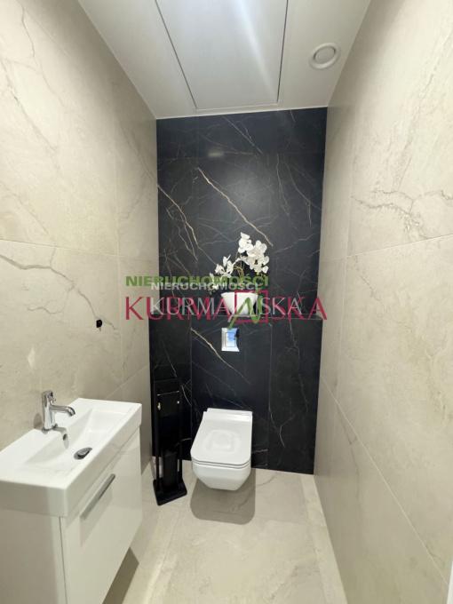 Nowy, parterowy dom w Płotach