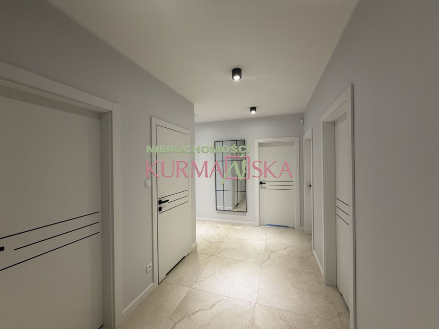 Nowy, parterowy dom w Płotach