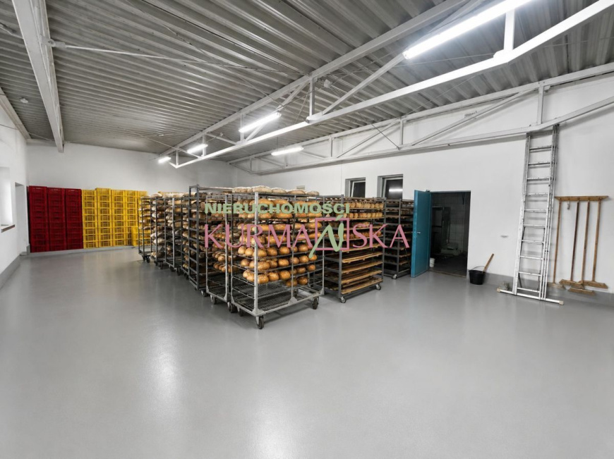 Nieruchomość Z Działającą Piekarnią i Cukiernią