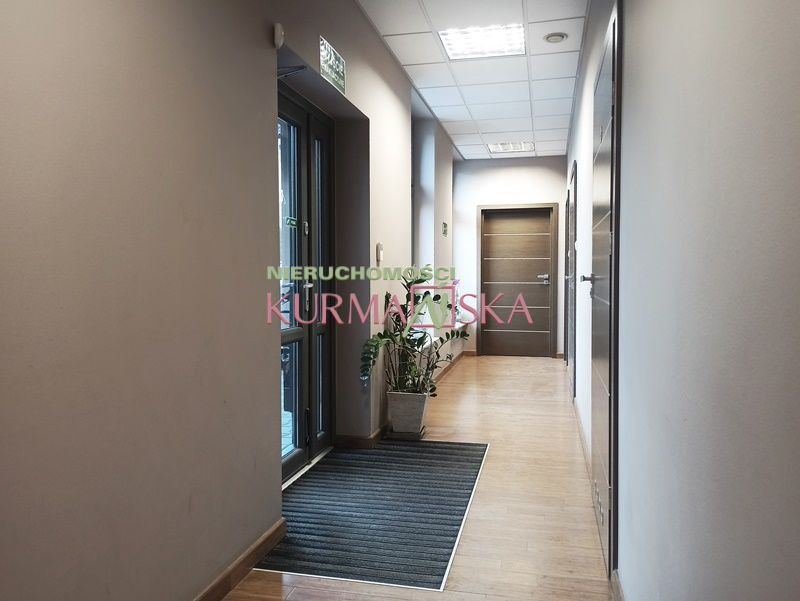 Budynek biurowo - usługowy